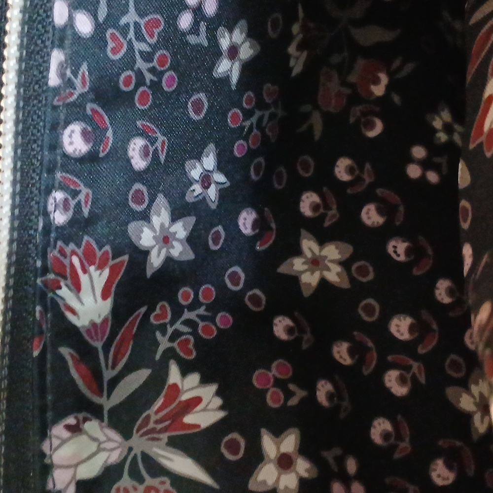 Vera Bradley Triple Compartment Crossbody bag No Strap - Picture 4 of 8